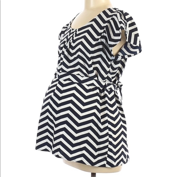 NEW Rumor Has It Maternity Zig Zag Blouse Size M - Picture 1 of 2